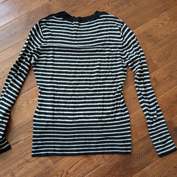 H&M Ladies Nautical Lightweight Knit Long Sleeve Striped Black WhiteSweater Sz M - Picture 10 of 10